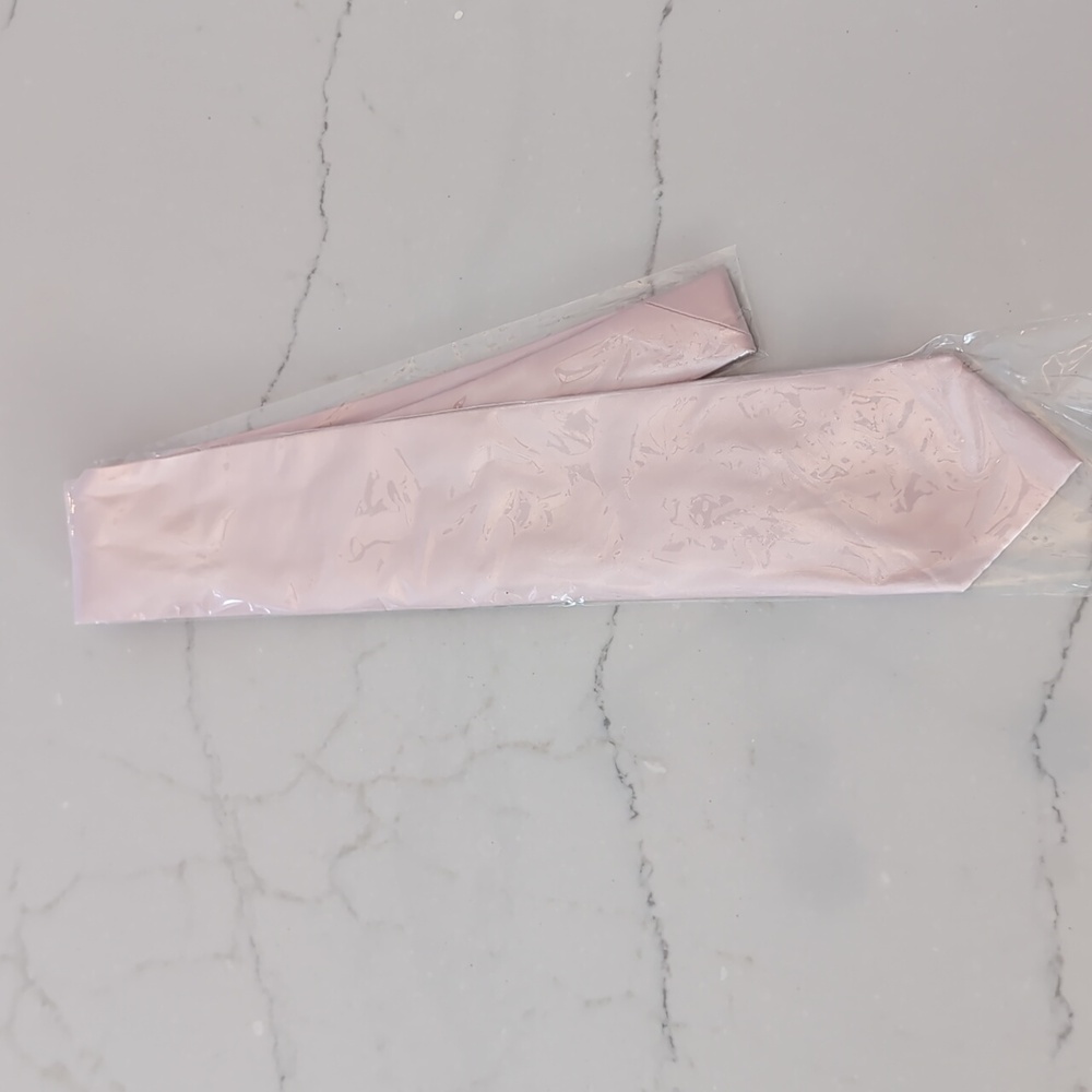 Alexander Logan pale pink necktie